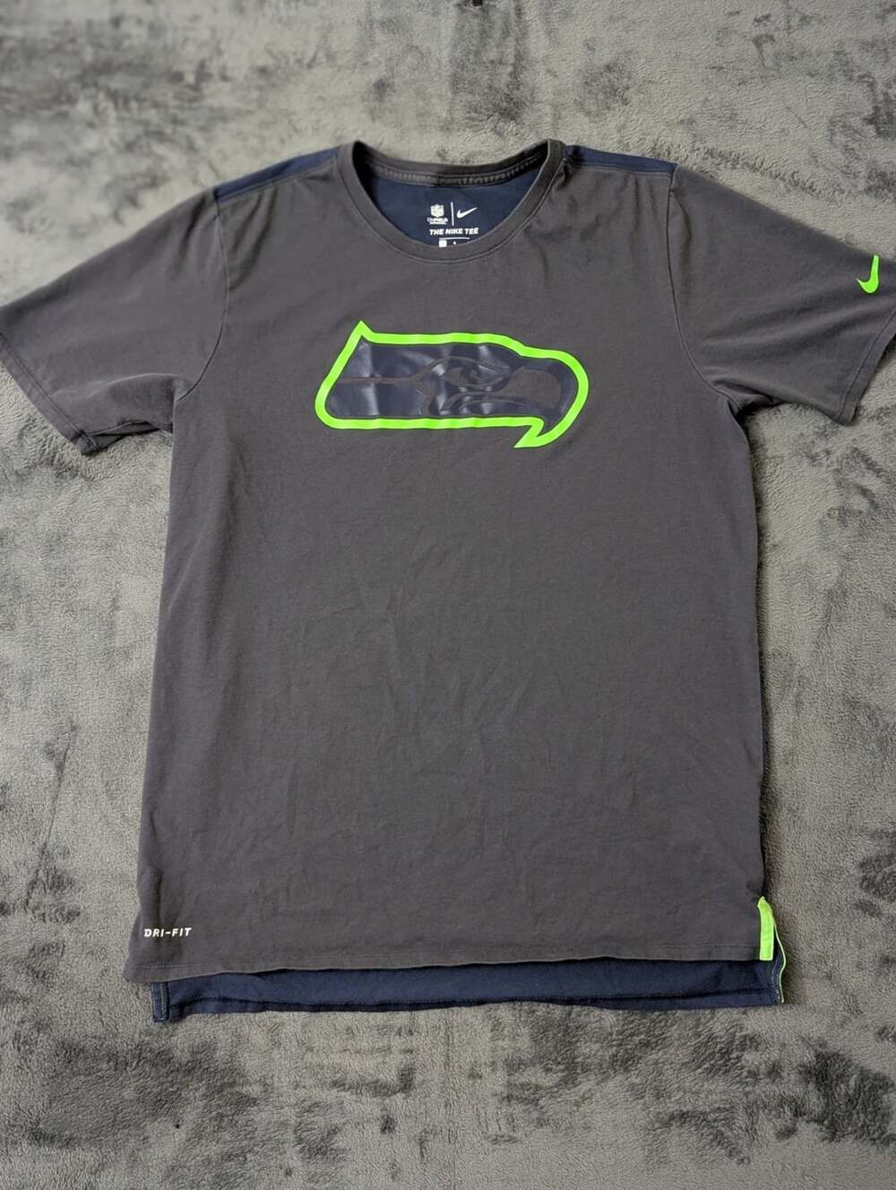 Nike Seattle Seahawks Shirt Mens Large Grey Blue Dri Fit NFL On Field Apparel